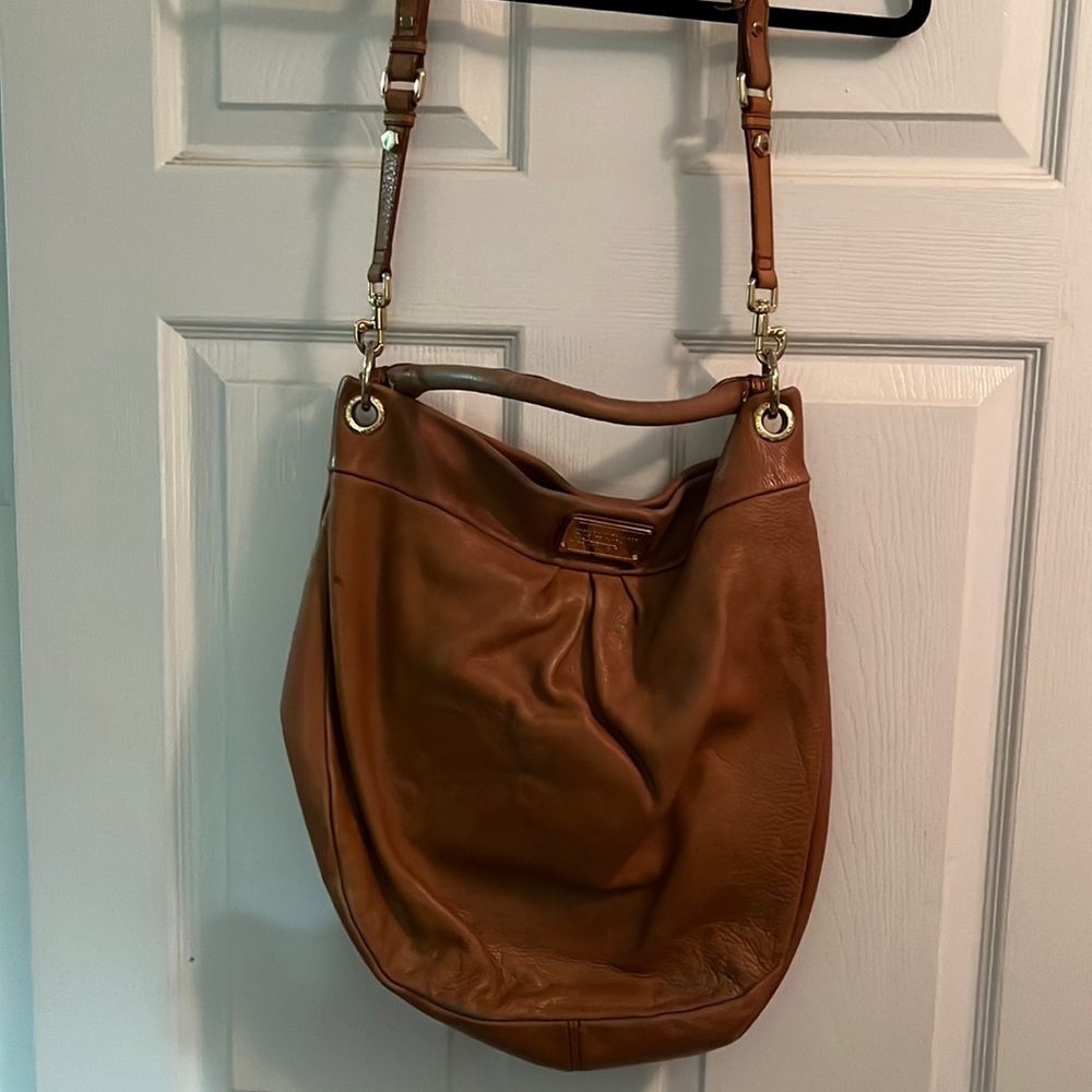 Marc Jacobs Q Hiller Hobo Crossbody Bucket Bag XL